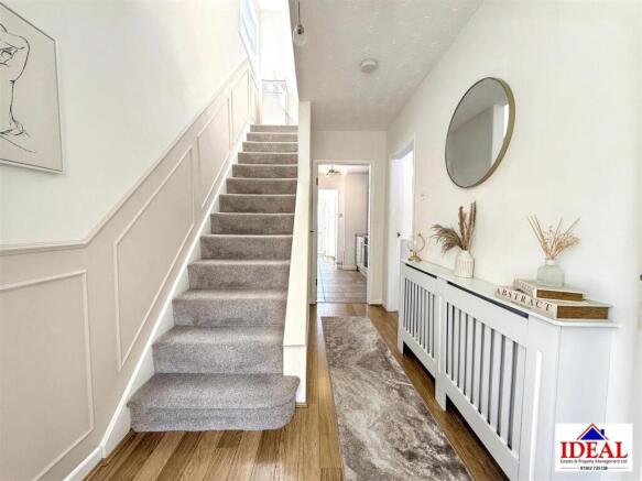 3 bed Semi-Detached for sale Image 12