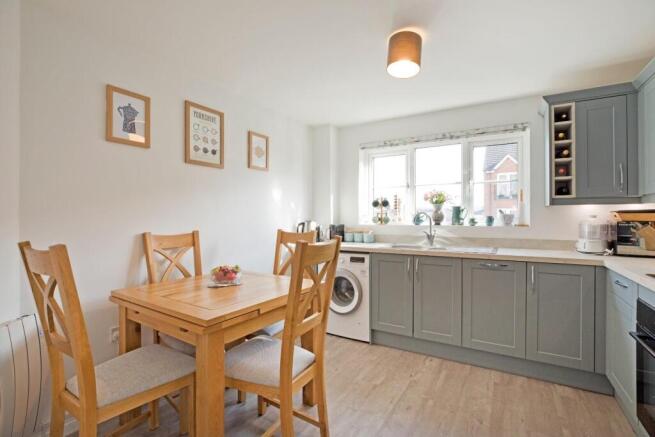 2 bed Apartment for sale Image 5