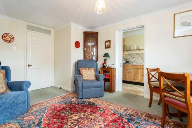 Sitting/Dining Room