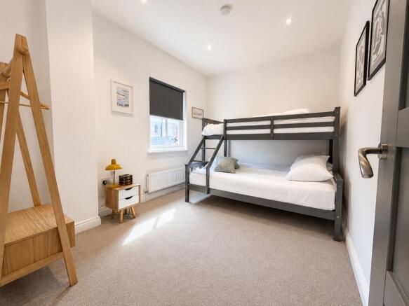 2 bed Flat to rent Image 5