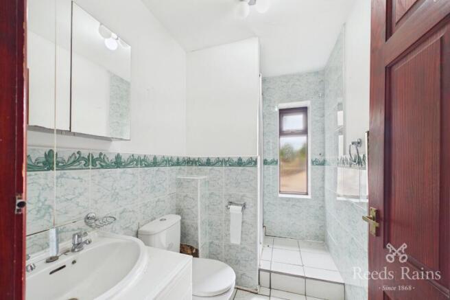 4 bed Detached for sale Image 10