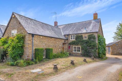 The Old Post Office, Thenford - No onward chain