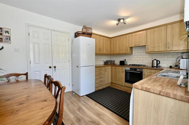 3 bed Terraced for sale Image 4
