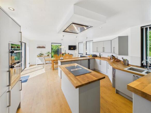 Dining/Living Kitchen