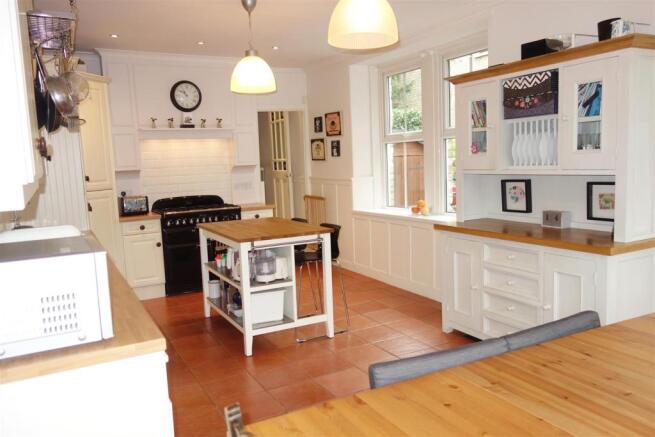 kitchen1.JPG