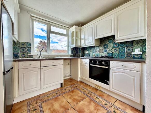 3 bed Terraced to rent Image 5