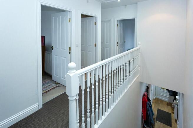 4 bed Detached for sale Image 11