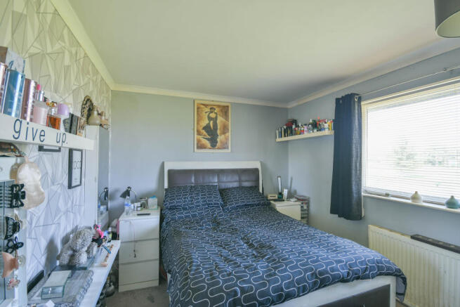 3 bed Terraced for sale Image 11