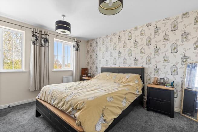 5 bed Detached for sale Image 10