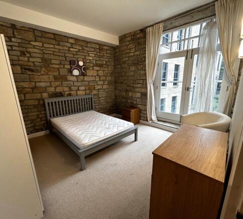 2 bed Apartment to rent Image 5