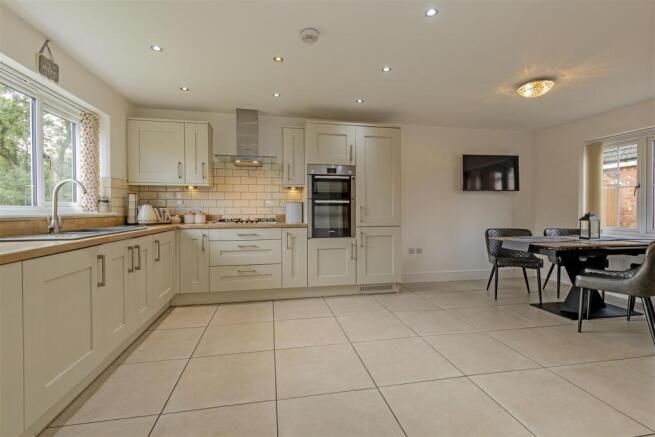 Impressive Dining Kitchen
