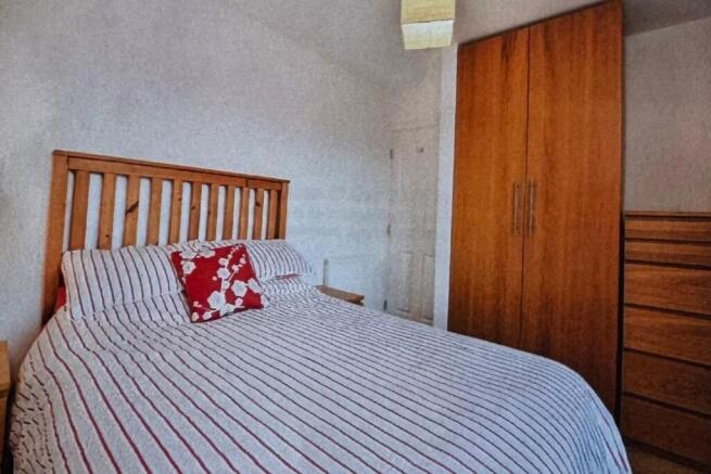 3 bed Terraced for sale Image 9