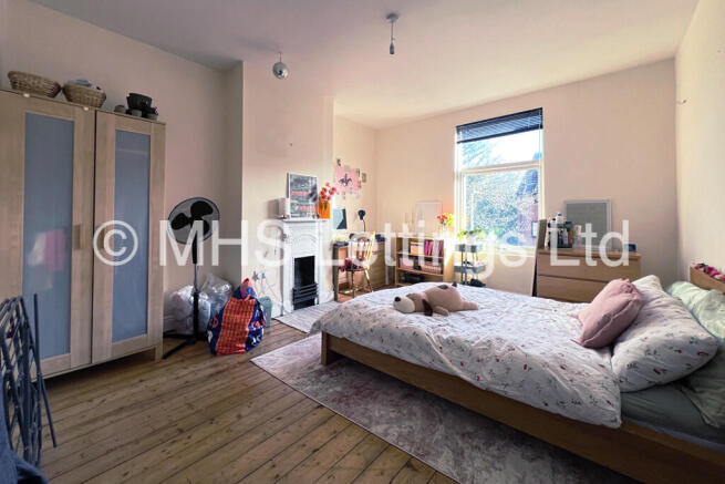 3 bed Terraced to rent Image 8