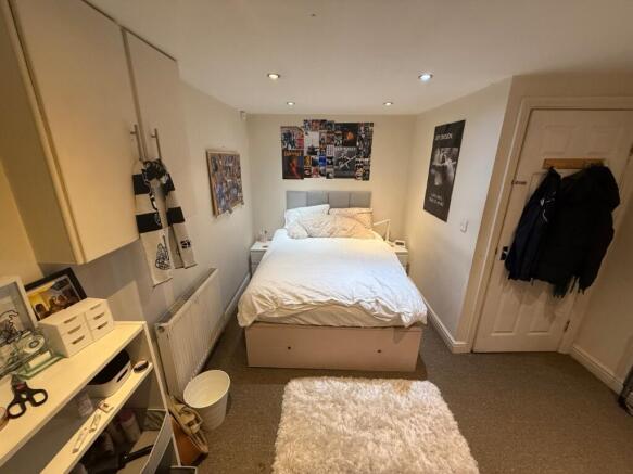 4 bed Terraced to rent Image 4