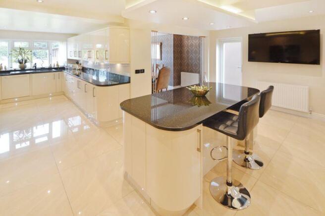 Kitchen/ Break...