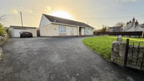 Deanscroft, B4320 Monkton Main Road, Monkton, Pembroke SA71 4LS