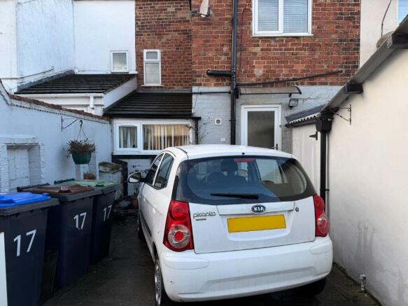 2 bed Terraced for sale Image 11