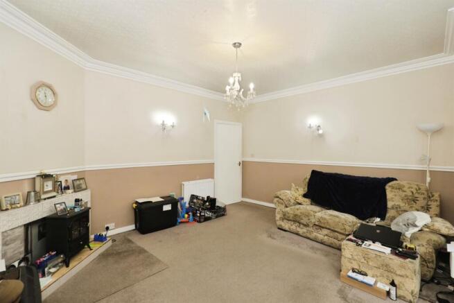 3 bed Semi-Detached for sale Image 8