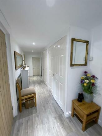 Entrance Hallway: