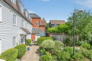26, Ormond House, Roche Close, Rochford SS4 1PU