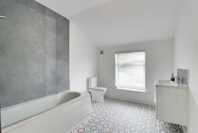 BATHROOM / EN-SUITE