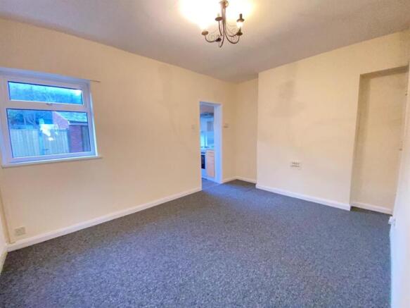 DINING ROOM -.jpg