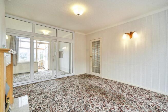 3 bed Semi-Detached for sale Image 4