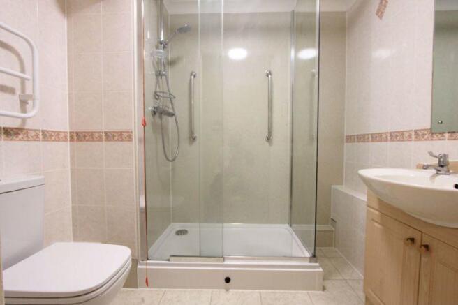 SHOWER ROOM