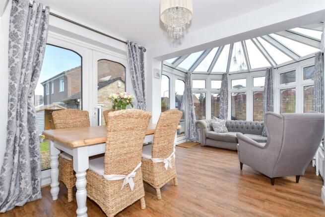 Kitchen/Dining Area