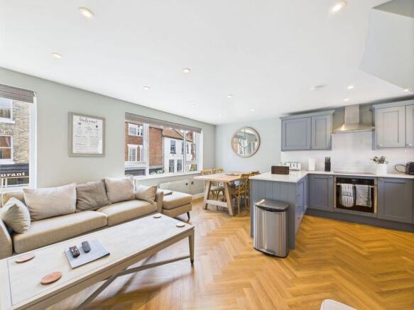 2 bed Apartment for sale Image 5