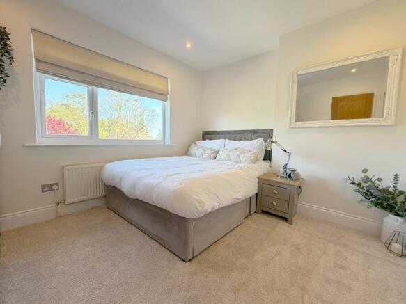 3 bed Semi-Detached for sale Image 9