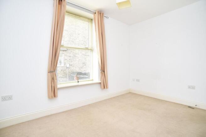 2 bed Flat for sale Image 8