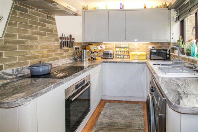 2 bed Terraced for sale Image 9