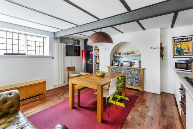 house. estate agency Frensham 7 The Grange