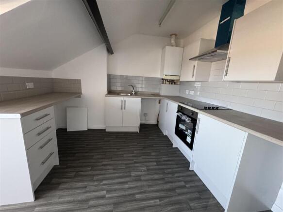 2 bed Flat to rent Image 4