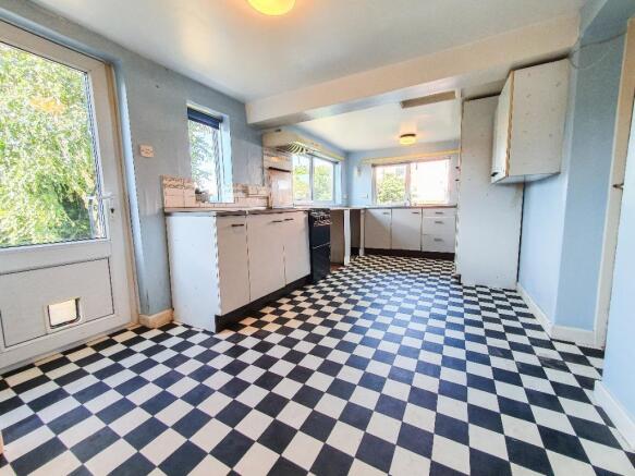 Kitchen & Breakfast Room