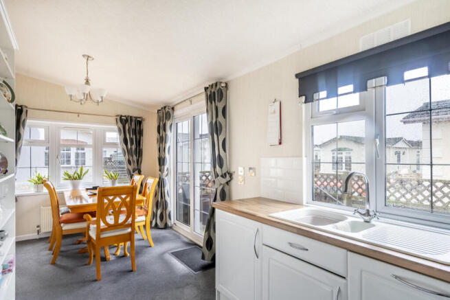 2 bed Park Home for sale Image 5