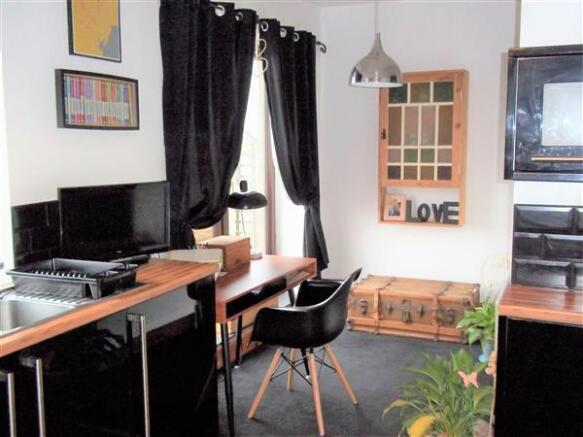 Photo 8