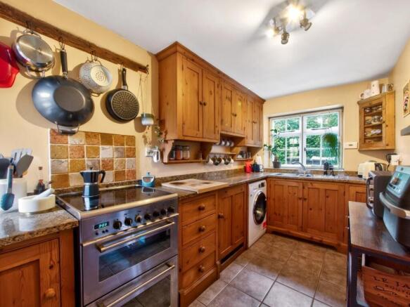 2 bed Semi-Detached for sale Image 9