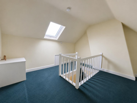 3 bed Terraced for sale Image 12