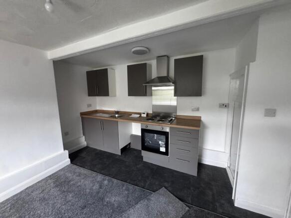 1 bed Terraced to rent Image 6