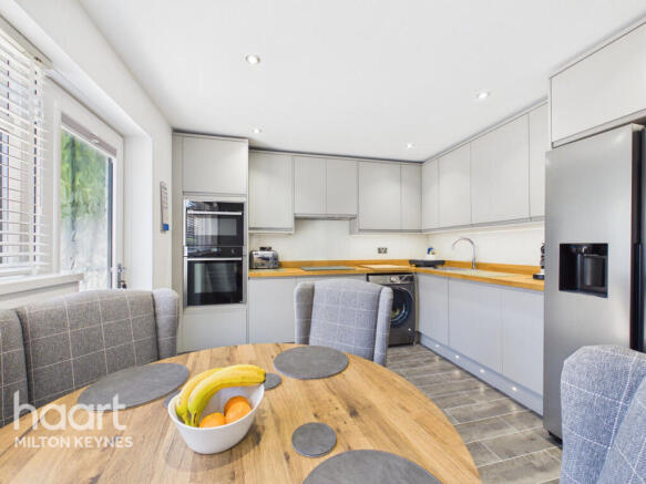 Plowman Close, Greenleys photo 4