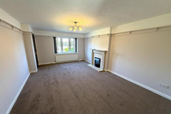 3 bed House to rent Image 5