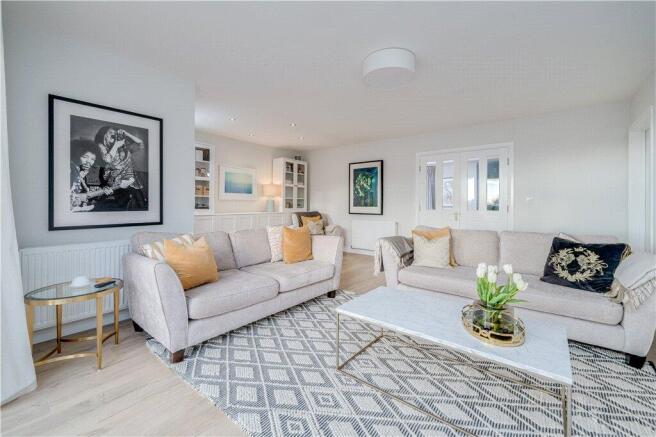 4 bed Semi-Detached for sale Image 3