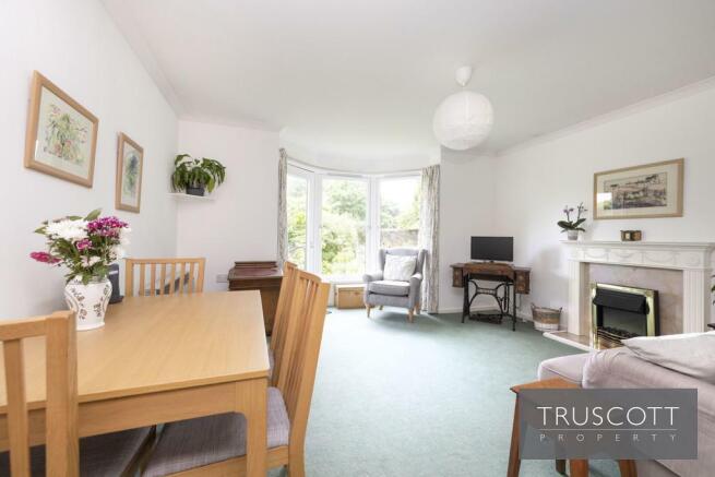 Sitting/Dining Room