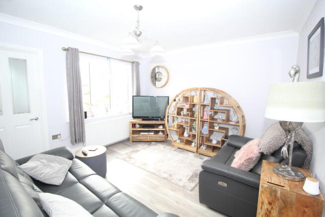 2 bed Semi-Detached Bungalow for sale Image 4