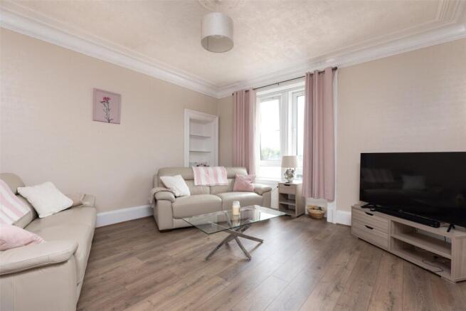 Living Room/Bedroom