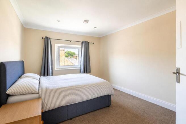 8 bed Flat for sale Image 4