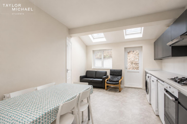 Kitchen / Living Room