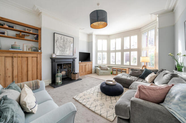 1376423-25-691201...